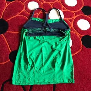 Lululemon workout top.